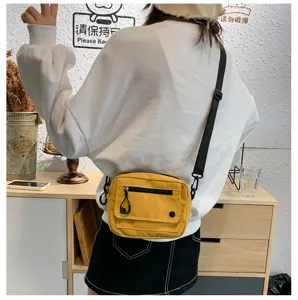 Borsa a tracolla in tela gialla da donna, piccola borsa casual con tracolla regolabile e comoda.