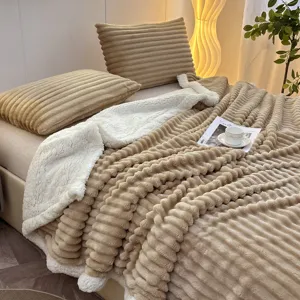 Style Nordique Couverture Rayée en Velours d'Agneau Épaisse Chaude Douce Couverture Polaire Pour Chambre Salon Literie