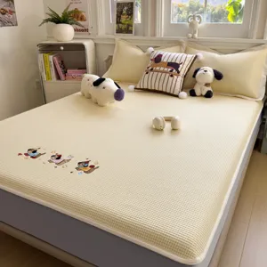 Tapis de refroidissement en soie glacée été drap gaufré chiens brodés ensemble de lit