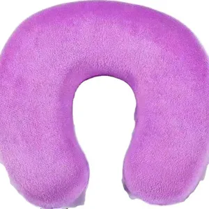 Oreiller de voyage en mousse à mémoire de forme en U pour un soutien confortable en voiture.