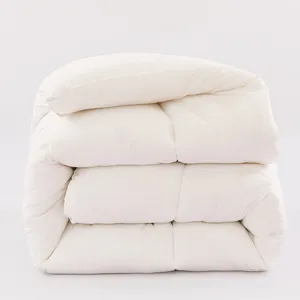 Trapunta bianca per hotel tutte le stagioni microfibra morbida biancheria soffice coperta.