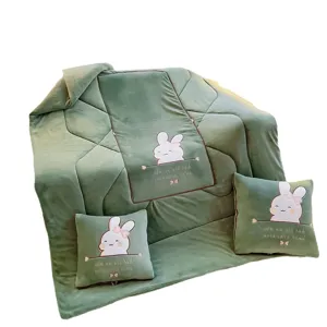Set cuscino coperta multifunzionale in morbido velluto di latte ricamo coniglietto verde