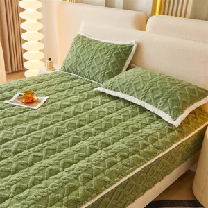 Winter warm quilted fitted sheet with jacquard design, soft corn velvet bed cover main view.