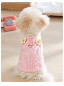 Rosa Haustier Geschirr Kleidung für Hunde Katzen mit 3D Blumen, süßes Prinzessin Detail.