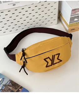Lässige gelbe Brusttasche mit braunem Gurt, modische Gürteltasche für Outdoor-Sport und Alltag.