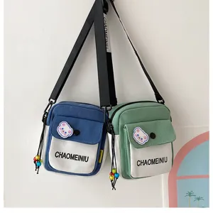 Borsa a tracolla in tela da donna, piccola borsa carina con stemma di orso e perline colorate.