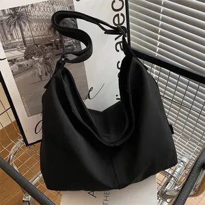 Schwarze Canvas Schultertasche, minimalistische koreanische Tote Tasche für Damen, Alltag.