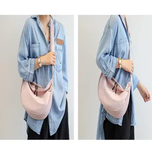 Sac bandouliere en nylon elegant pour femmes, sac d'epaule quotidien decontracte.