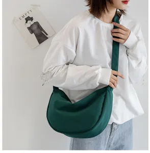 Korean style simple nylon crossbody bag for women, fashion single shoulder dumpling bag.