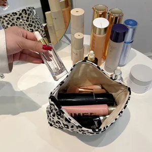 Leopard print cosmetic bag portable travel makeup storage pouch large capacity clutch bag for women