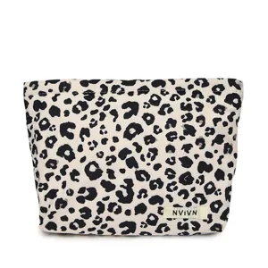 Leopard print makeup bag for women, portable cosmetic pouch and toiletry organizer storage.