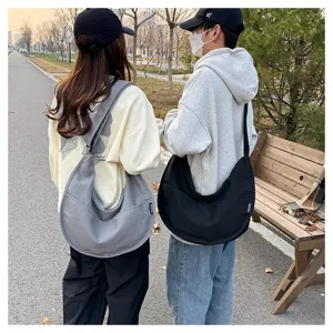 Sac bandoulière en toile décontracté, grand sac croissant style japonais pour femmes.