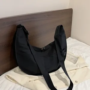 Black crescent shoulder bag for women, casual large capacity crossbody hobo tote bag.