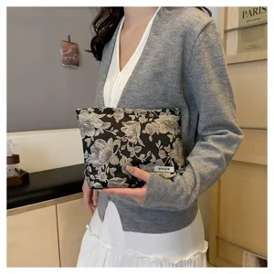 Floral fabric cosmetic pouch elegant vintage flower pattern makeup bag for daily travel