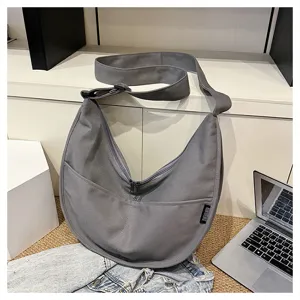 Sac bandoulière demi-lune en toile grise, sac hobo décontracté avec fermeture éclair.