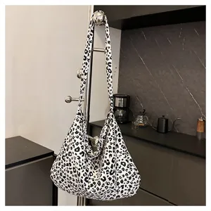Black and white leopard print tote bag, casual lazy style single shoulder casual canvas handbag.