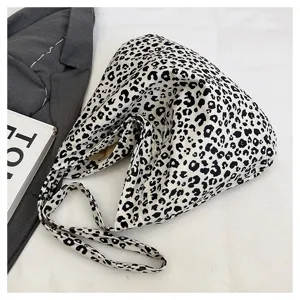 Casual leopard print canvas tote bag, stylish lazy style single shoulder bag for women.