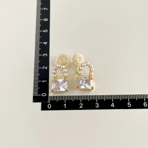18K Vergoldet Kristall Perle Ohrclip Ohne Ohrloch Handtasche Form Elegante Damen Ohrringe
