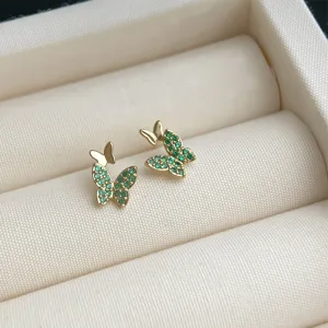 Kleine 14k vergoldete grüne Zirkon Schmetterling Ohrstecker für Damen Alltag Modeschmuck