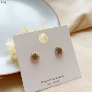 Orecchini a lobo con perle in argento 925 minimalisti da donna, gioielli eleganti chic.