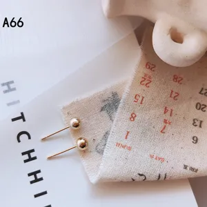 Minimalistische Goldkugel-Ohrstecker, zartes Mini-Runddesign, perfekt für den Alltag.