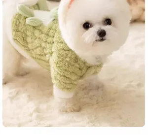 Detailweergave van schattige dinosaurussen fleece trui voor huisdieren kleine honden katten.