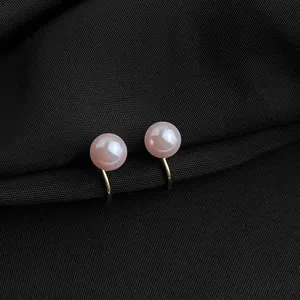 Rosa Perlen Clip-Ohrenringe mit vergoldetem Finish, elegante Ohrringe fuer Damen ohne Ohrloecher.