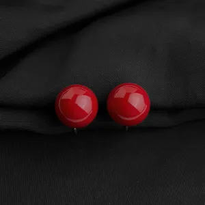 Elegante rote Kugel-Ohrclips für ungeohrte Ohren, schicker Glasperlen-Stil Modeschmuck.
