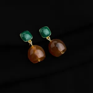 Eleganti orecchini clip in smalto verde e pietra marrone da donna, gioielli placcati in oro chic.