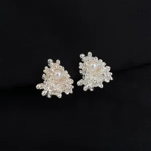Irregular metallic molten texture pearl clip earrings for women elegant daily jewelry