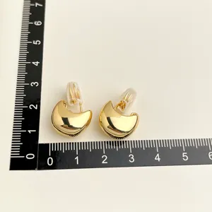 Goldene Mondsichel Clip-Ohrenringe, elegante 18K vergoldete Ohrringe ohne Ohrloch Damen.
