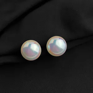 Exquisite schillernde runde Perlen-Clip-Ohrenringe mit tollem Glanz und elegantem Stil.