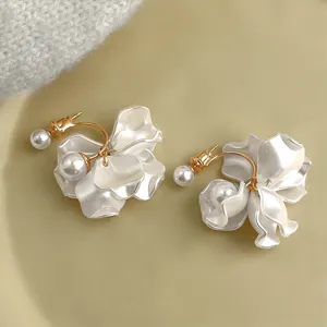 Handmade floral pearl earrings, elegant gold-plated drop earrings for women daily wear style.
