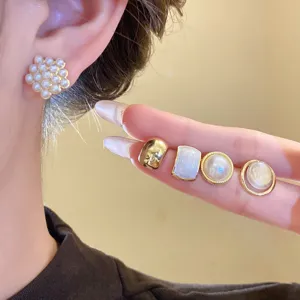 Set di orecchini a perno con perle vintage francesi, eleganti gioielli geometrici in lega da donna