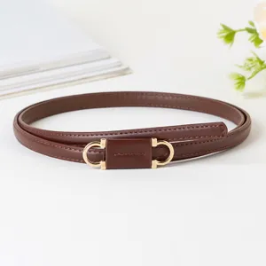 Bruine smalle PU leer riem voor dames stijlvolle metalen gesp minimalistische taille accessoire riem