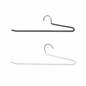 Percha metalica en forma de Z para pantalones con revestimiento antideslizante para armarios.