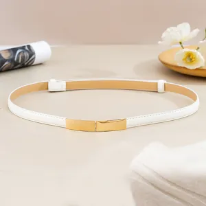 Ceinture fine blanche élégante minimaliste avec boucle dorée pour robe de femme chic
