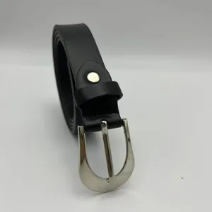 Ceinture Fine en TPU Minimaliste pour Femmes Décontracté Couleur Unie Boucle Ardillon Ceinture de Robe Bande de Taille Polyvalente Quotidienne Accessoires de Mode