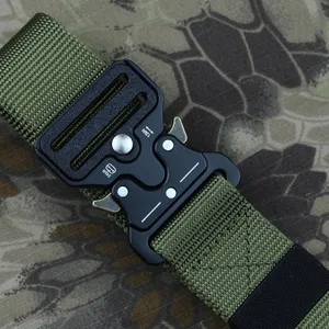 Ceinture tactique militaire avec boucle métallique à dégagement rapide et sangle nylon.