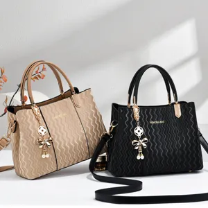 Large Capacity Tote Bag For Women PU Leather Wave Embossed Handbag Casual Commuter Shoulder Bag With Clover Pendant