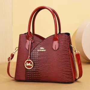 Borsa tote rossa lucida con stampa coccodrillo, elegante borsa a tracolla retrò.