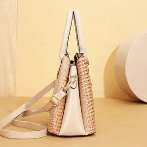 Borsa a tracolla tote da donna in vernice con stampa coccodrillo borsa casual ed elegante.
