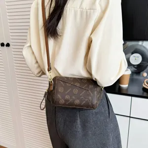 Women stylish geometric shoulder cross body bag retro monogram pattern daily fashion purse
