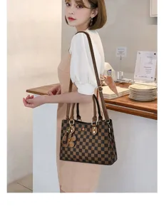 Chic women checkered shoulder bag stylish crossbody handbag large capacity daily casual purse