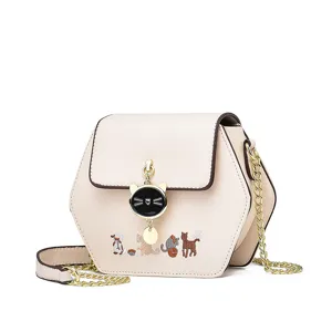 Damen rautenförmige Umhängetasche mit süßer Katze Anhänger Kette Mode Leder Handtasche