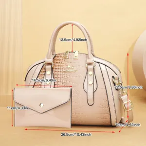 Vue détaillée du sac à main en cuir verni brillant avec motif crocodile et dimensions.
