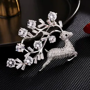 Elegant deer crystal brooch exquisite zircon animal pin for women and men fashion jewelry gift