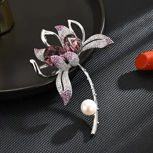 Elegant Crystal Flower Brooch Copper Silver Plated Rhinestone Pearl Anti Glare Corsage Pin Women Fashion Jewelry Gift