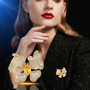 Luxury zircon crystal butterfly brooch elegant women fashion lapel pin jacket accessory