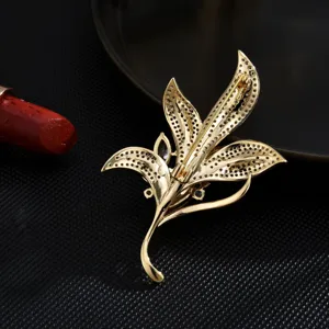 Gold leaf brooch with colorful zircons, elegant plant pin for women winter coat accessories